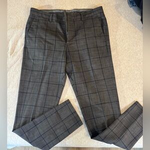 Murano Men's Charcoal Checkered Dress Pants
